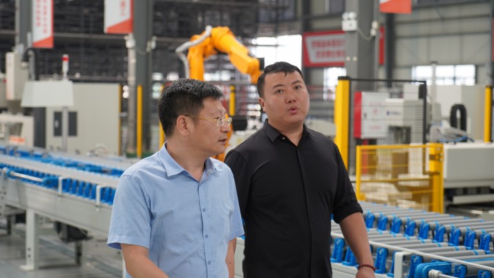 快訊 | 南國鼎峰裝飾董事長劉金霖一行參觀歐大師隔熱門窗總部